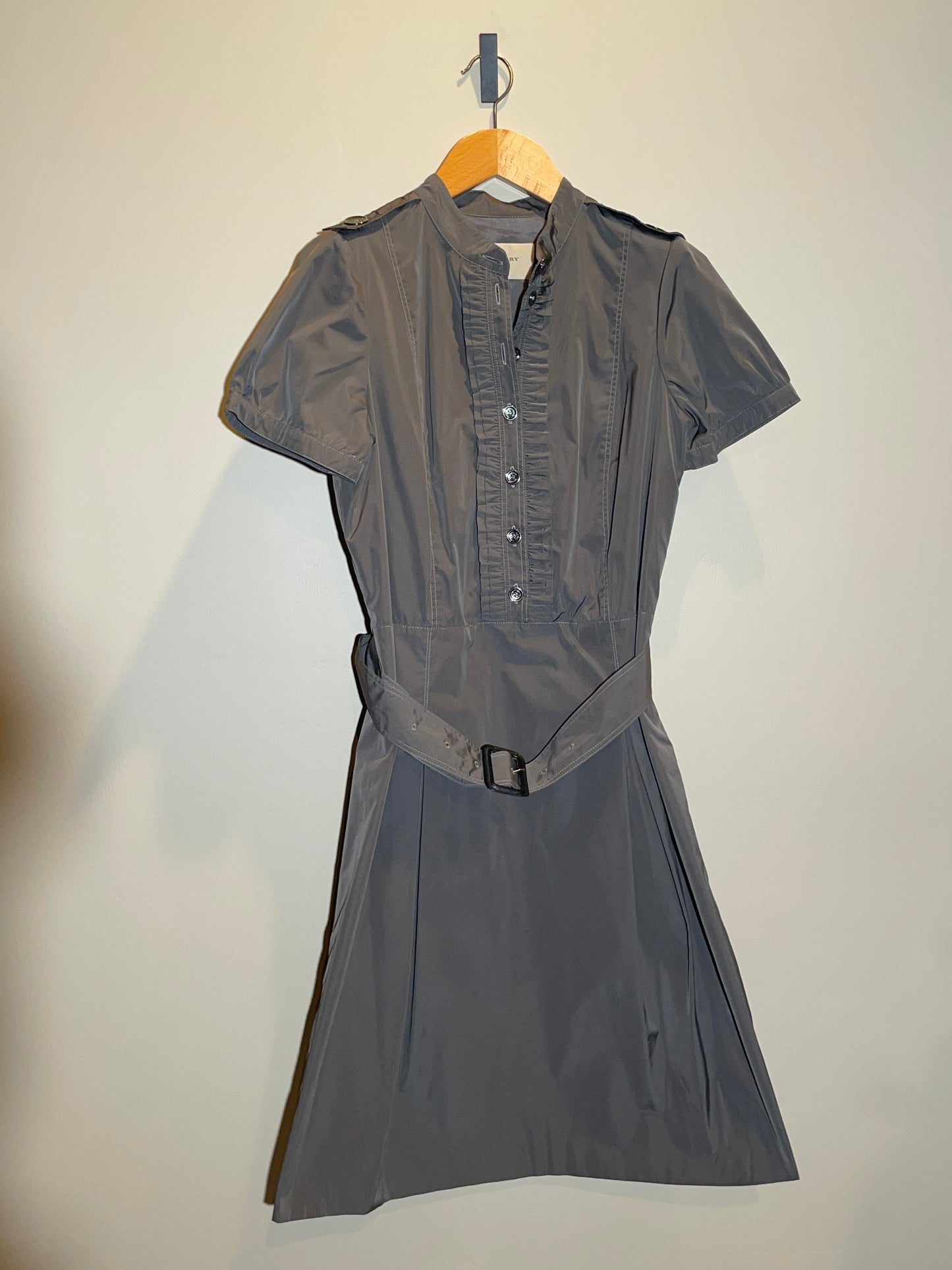 Burberry, Kleid grau Kurzarm mit Gürtel in 38