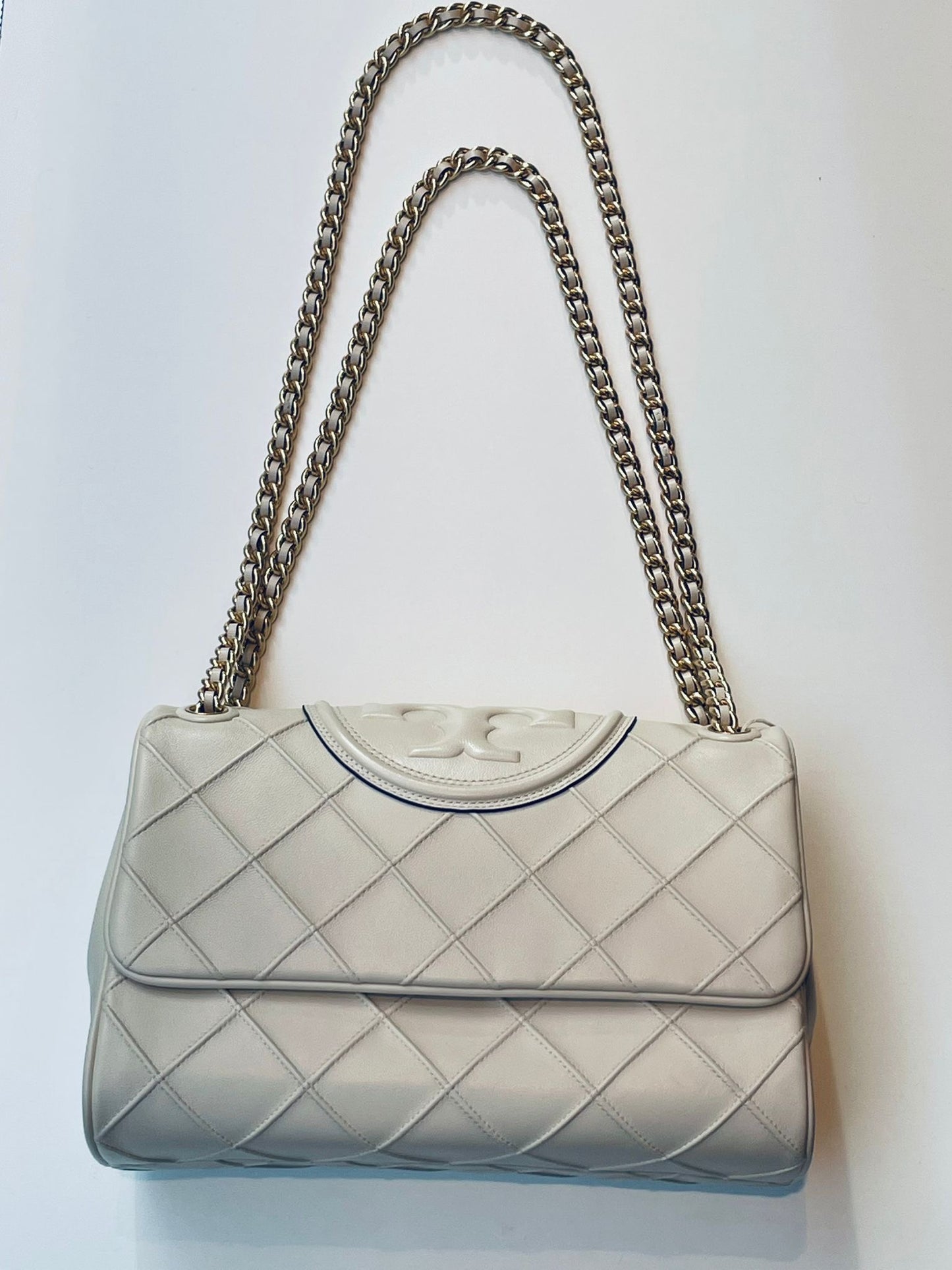 Tory Burch Schultertasche in crème