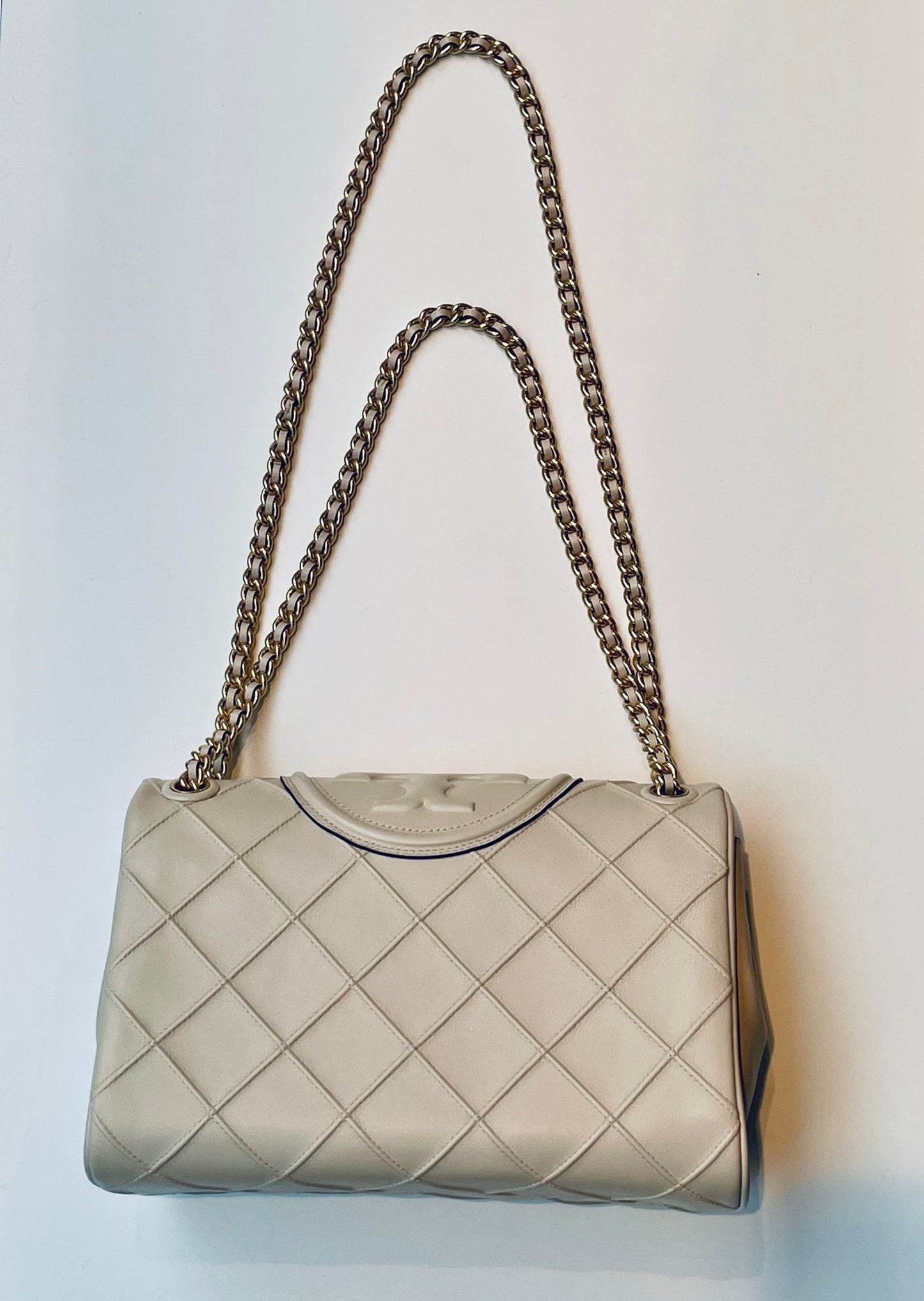 Tory Burch Schultertasche in crème