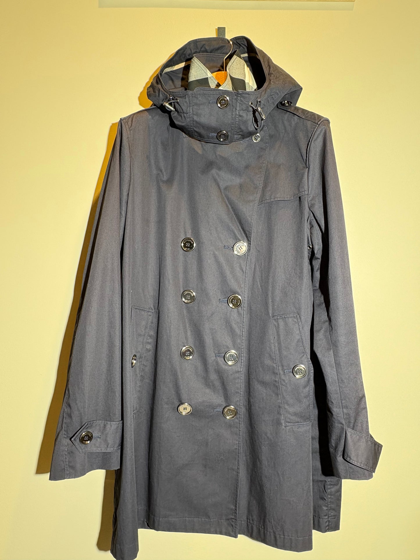 Burberry blauer Mantel mit abnehmbarer Kapuze in 42