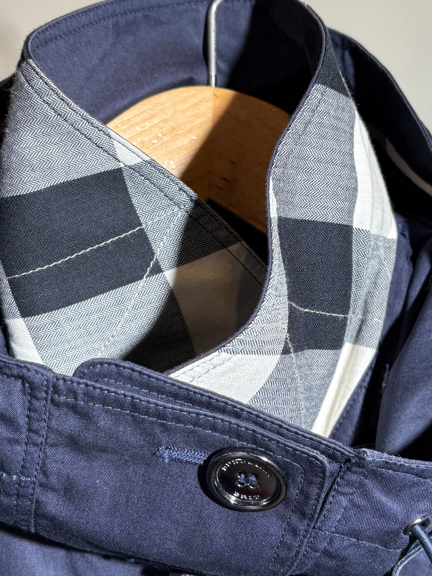 Burberry blauer Mantel mit abnehmbarer Kapuze in 42