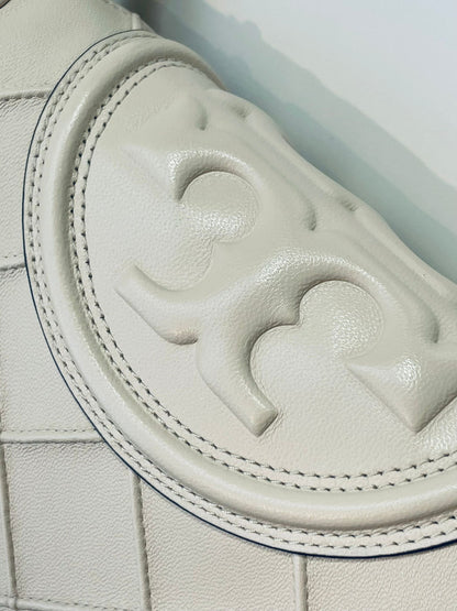 Tory Burch Schultertasche in crème
