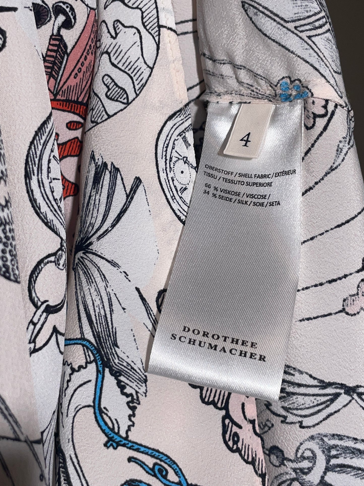 Bluse Dorothee Schumacher puderfarben und bunt mit Ärmelschlitzen in 40