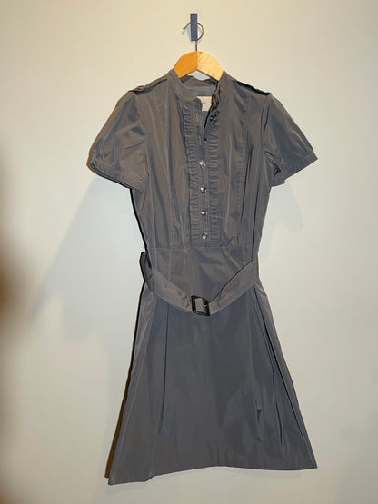 Burberry, Kleid grau Kurzarm mit Gürtel in 38