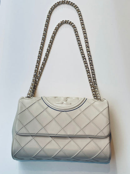 Tory Burch Schultertasche in crème