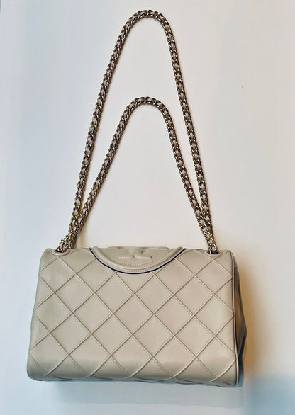 Tory Burch Schultertasche in crème