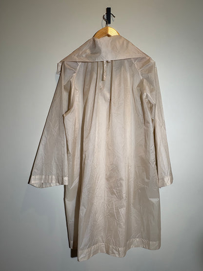 ISSEY MIYAKE transparenter rosé Mantel in 34-40