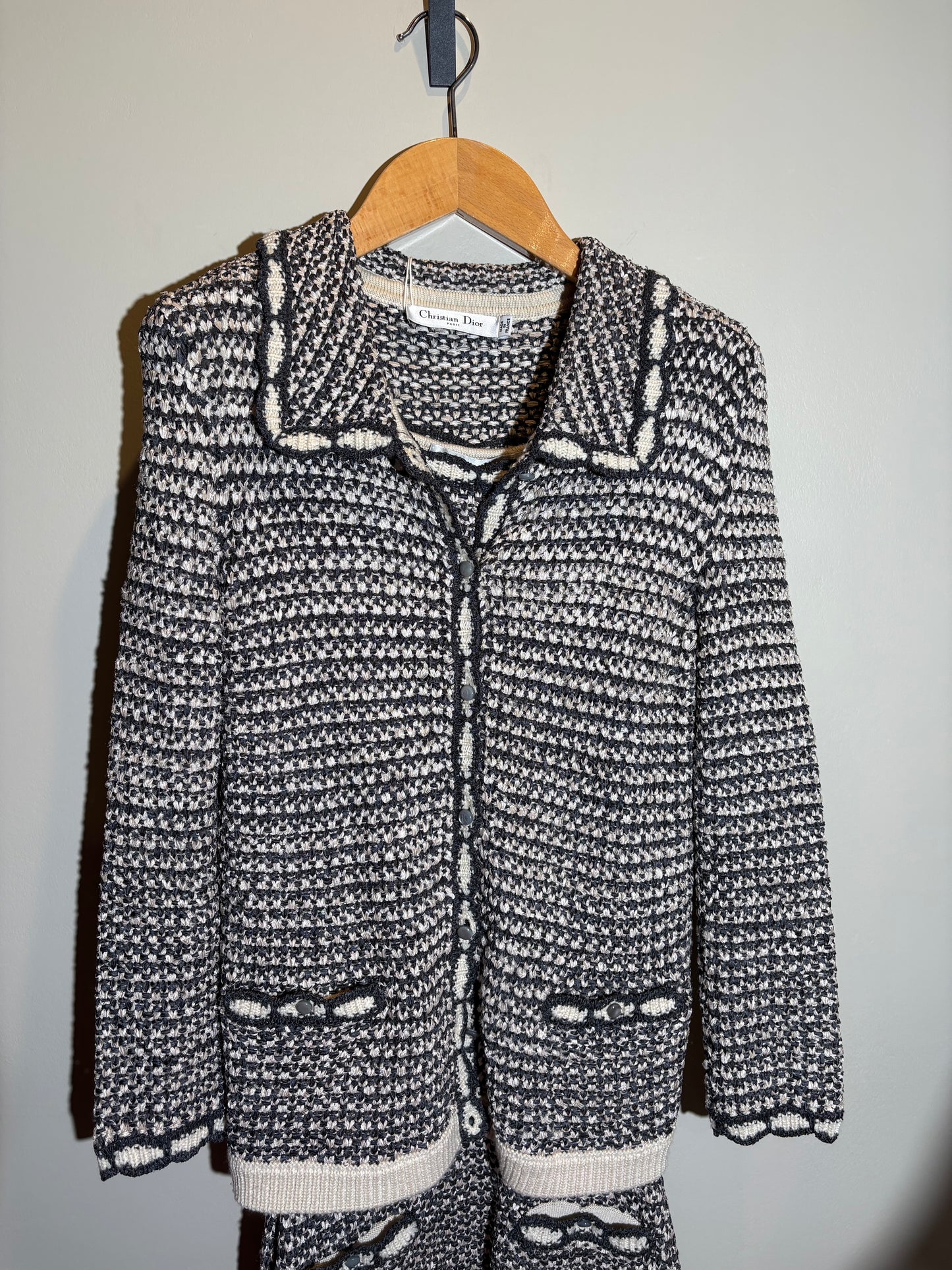 Dior Strick-Kostüm Kleid und Jacke grau/crème in 34/36