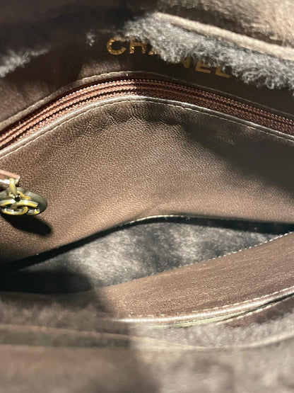 Chanel Tasche braun aus Veloursleder und Fell